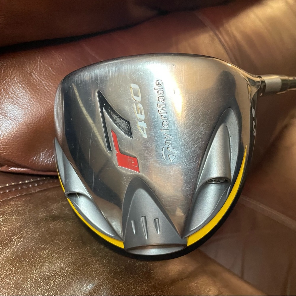 TAYLORMADE R7 RH DRIVER GRAPHITE SHAFT IN GREAT CONDITION